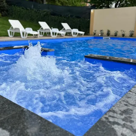 Solis - Private Heated Pool&jacuzzi