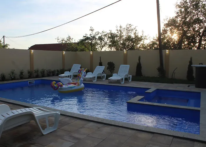 别墅 Solis Private Pool Jacuzzi 塞拉耶佛